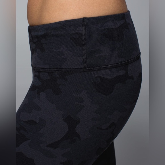 Lululemon Wunder Under Pant in Savasana Camo Size 6. - Picture 13 of 15